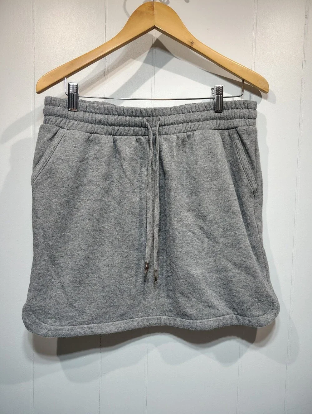 Maurices Gray Sweatshirt Skirt Medium Drawstring‎ Athleisure Mini